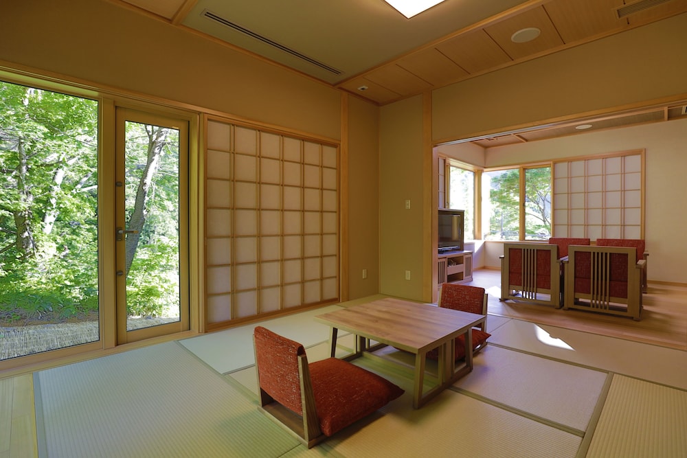 Kumonoza Japanese Western Style Room with Open-air Bath and Private Bathroom 2F - Photo 3