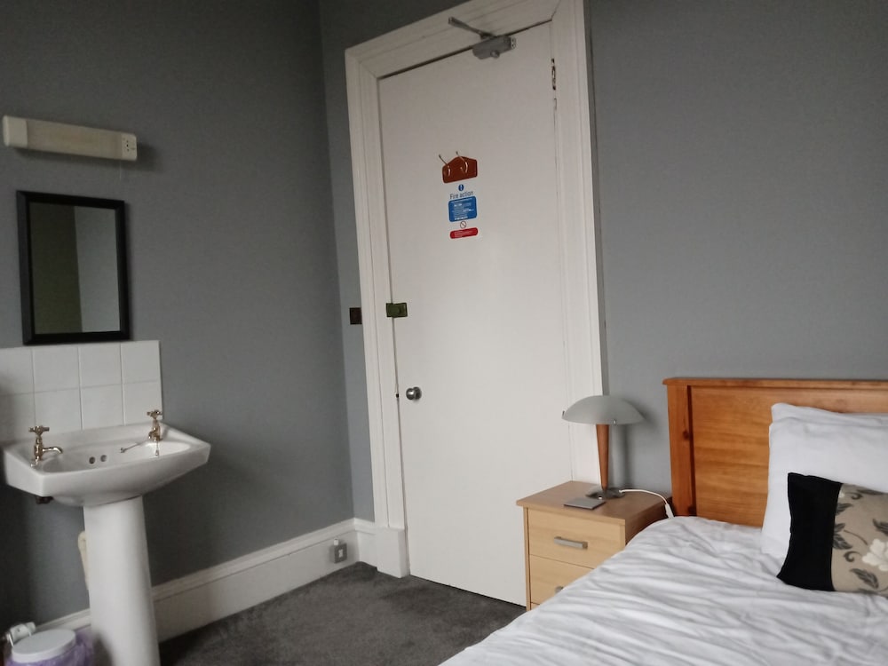 Basic Single Room (No Bathroom) photo 1