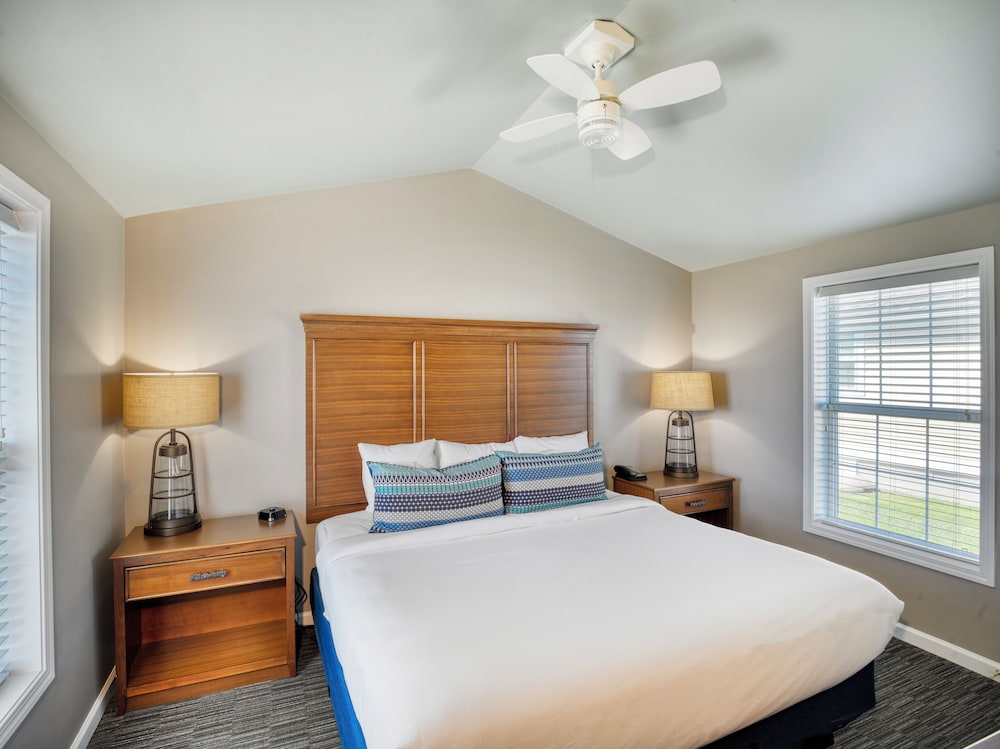 Standard Room, Multiple Beds - Photo 1