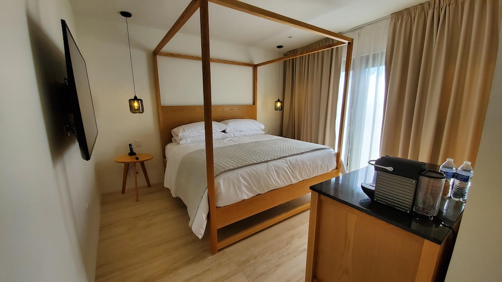 Standard Room (No View & No Balcony) photo 3