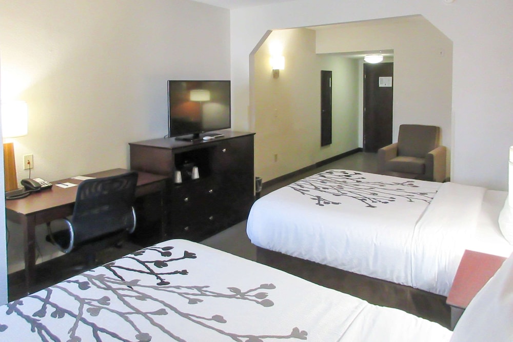 Suite, 2 Queen Beds, Non Smoking - Photo 3