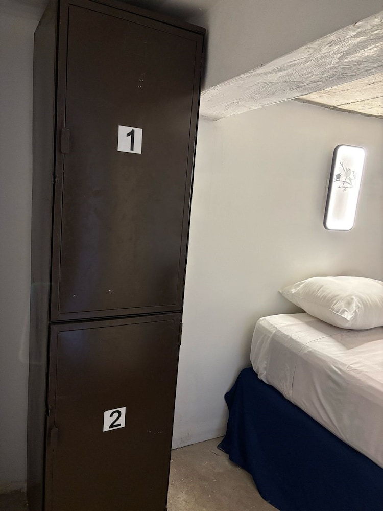 Basic Double Room photo 2