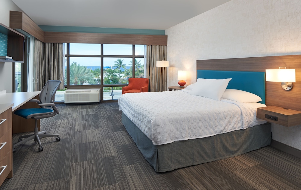 Suite, 1 King Bed, Accessible, Ocean View - Photo 2