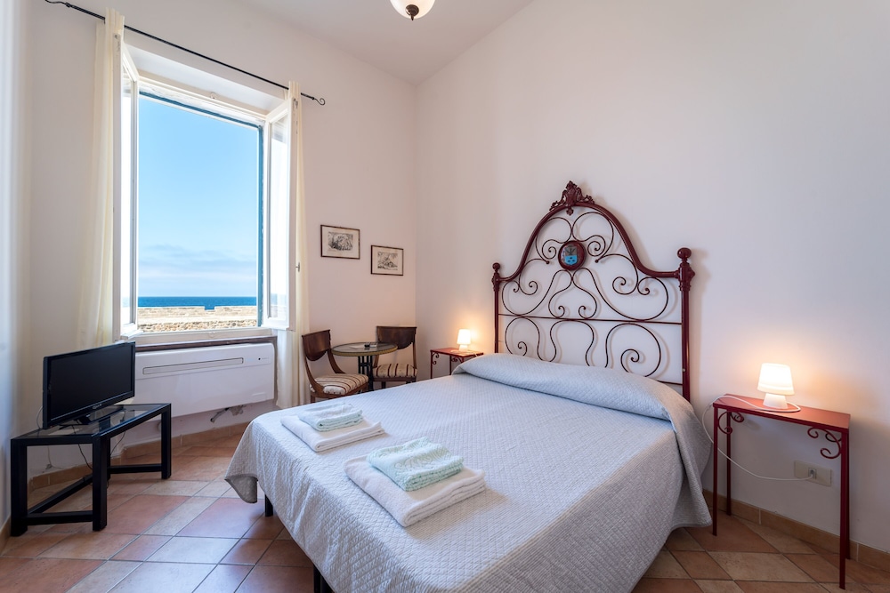 Standard Double Room, Private Bathroom, Sea View (Vista mare bagno esterno) photo 1