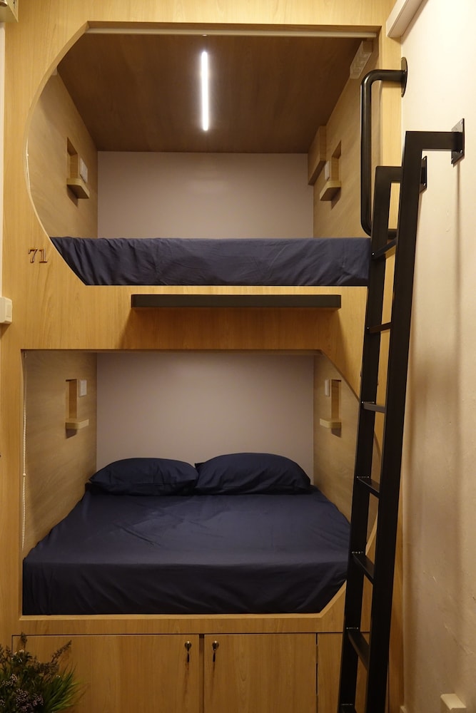 Double Pod Capsule photo 1