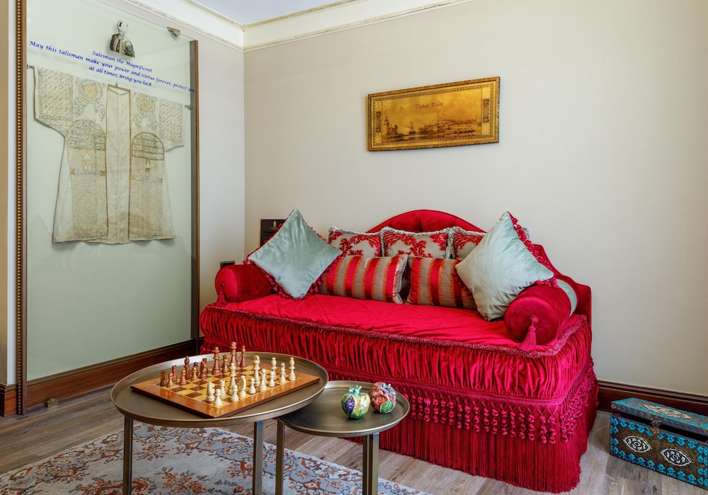 Romantic Suite - Photo 2