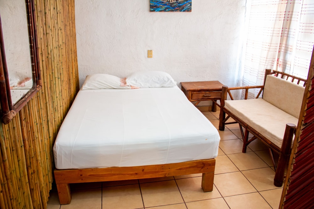 Standard Bungalow, Multiple Beds, Kitchen photo 3