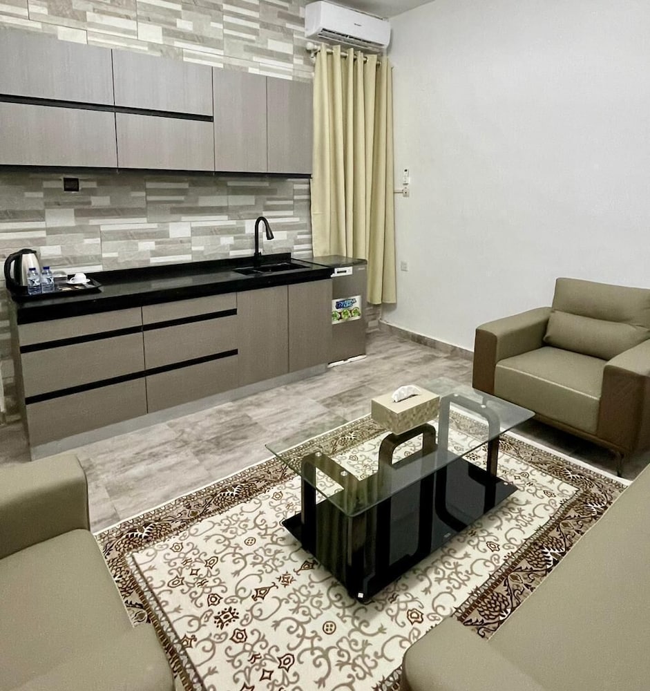 Deluxe Studio