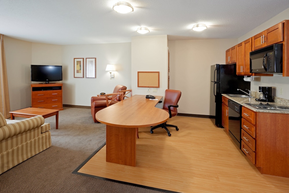 Suite, 1 Bedroom - Photo 13