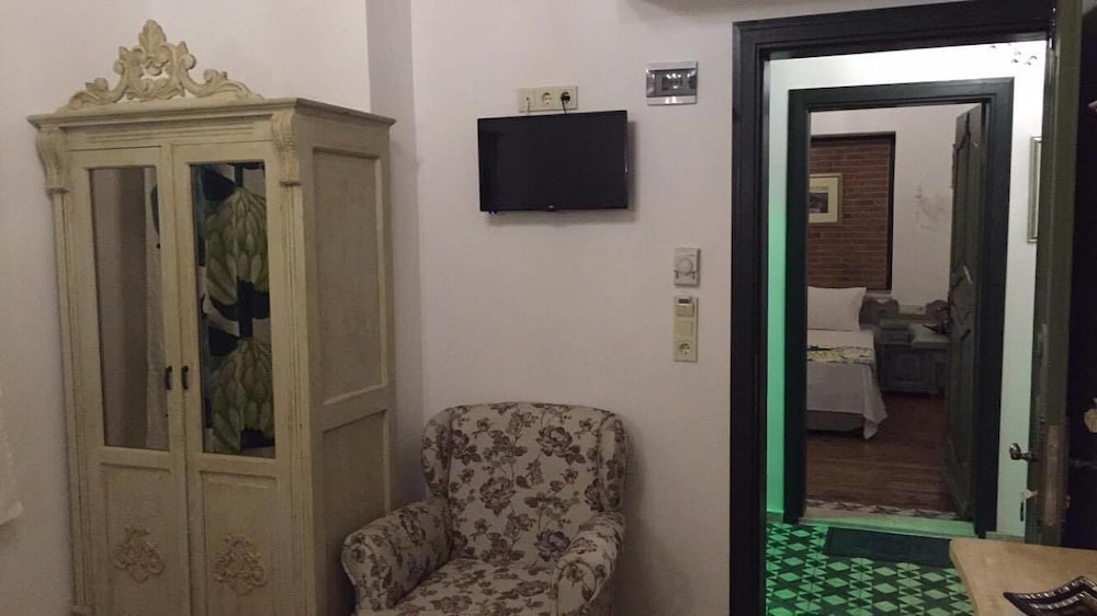 Standard Double Room photo 3