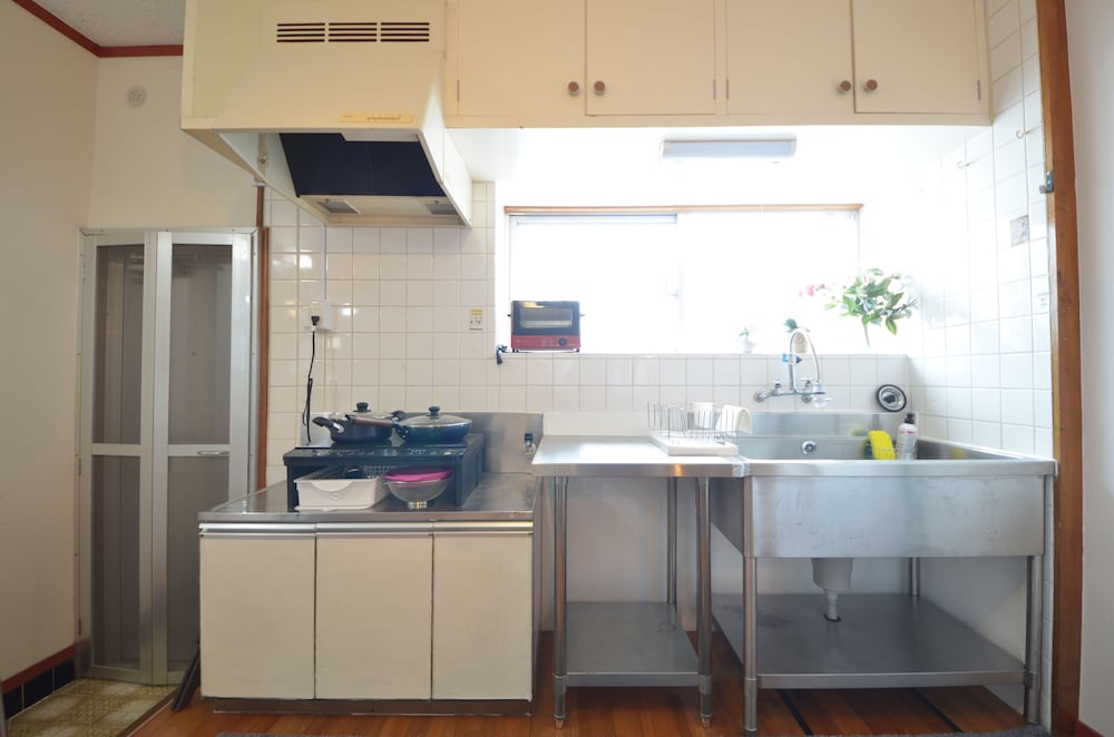 Private Vacation Home - Photo 15