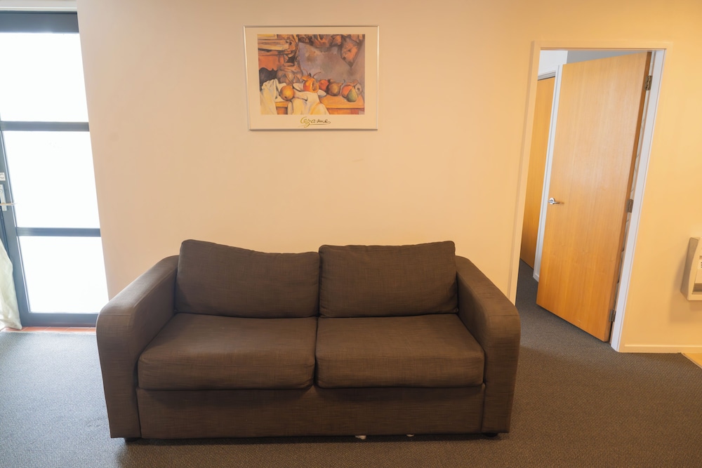 Apartment, 2 Bedrooms (1 Queen and 2 Single beds)