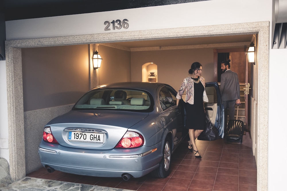Villa (2 Adults) - Photo 3