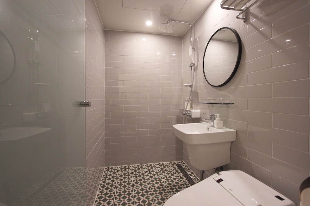 Deluxe Double Room - Photo 8