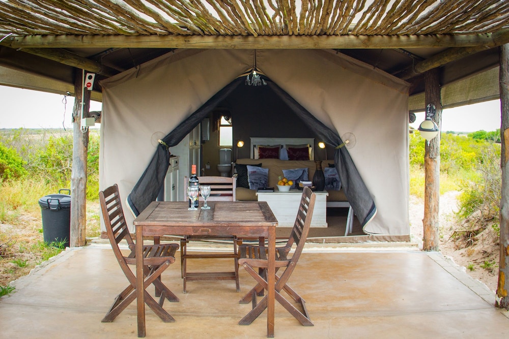 Luxury Tent, 1 Double Bed with Sofa bed photo 2