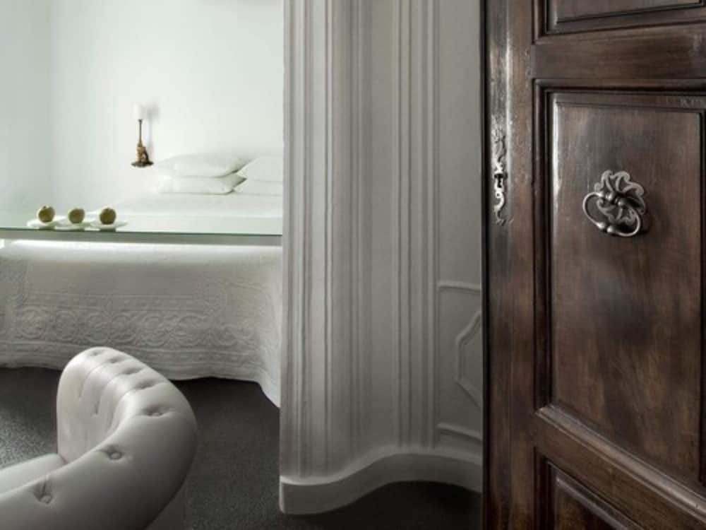 Classic Double Room Classic Double Room
