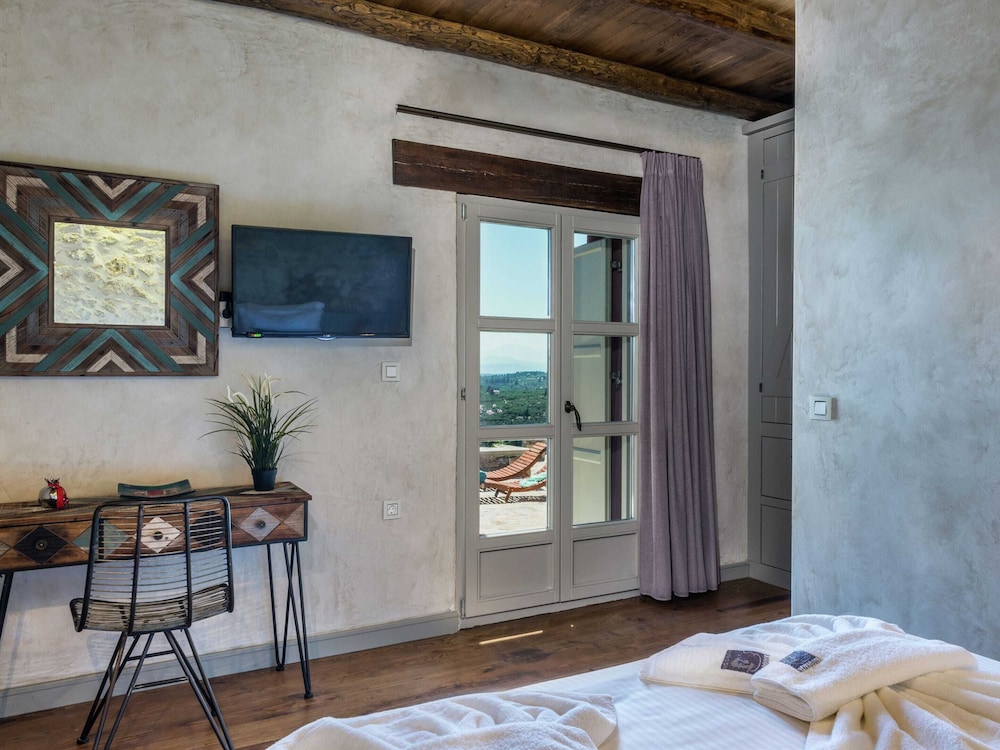 Villa photo 3