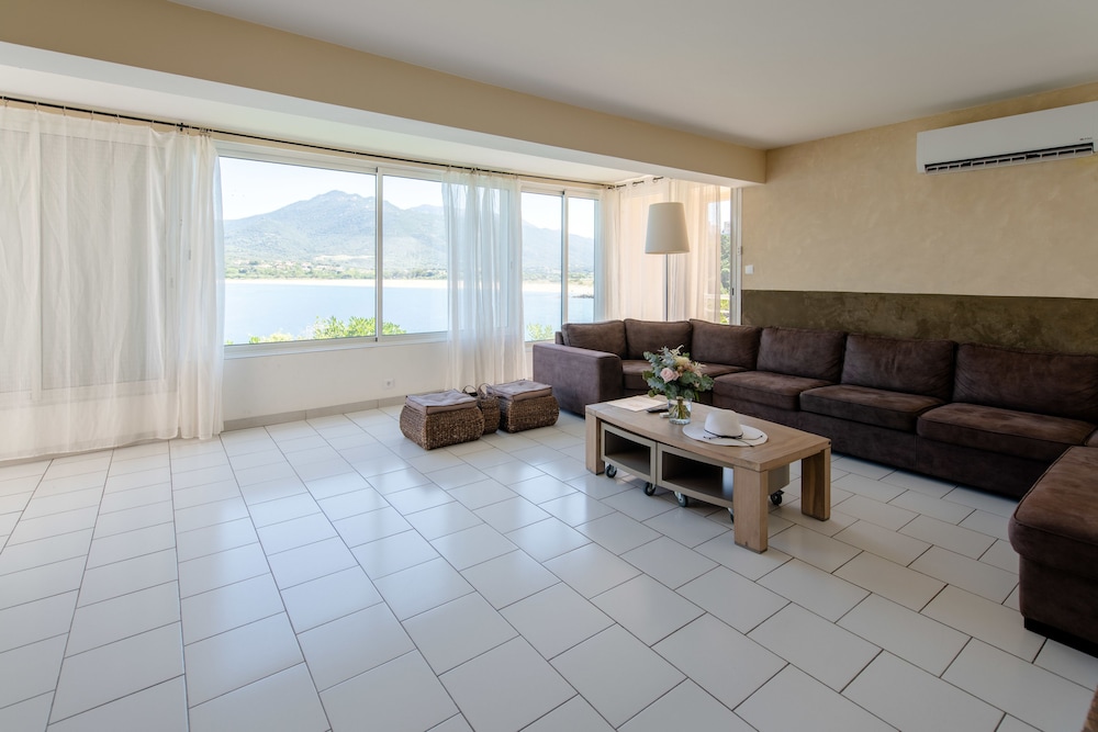 Villa, Sea View
