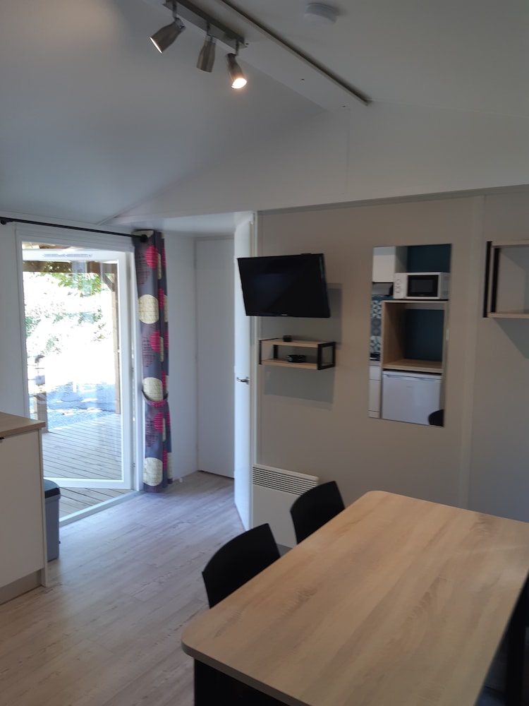 Mobile Home, 2 Bedrooms, Terrace photo 3