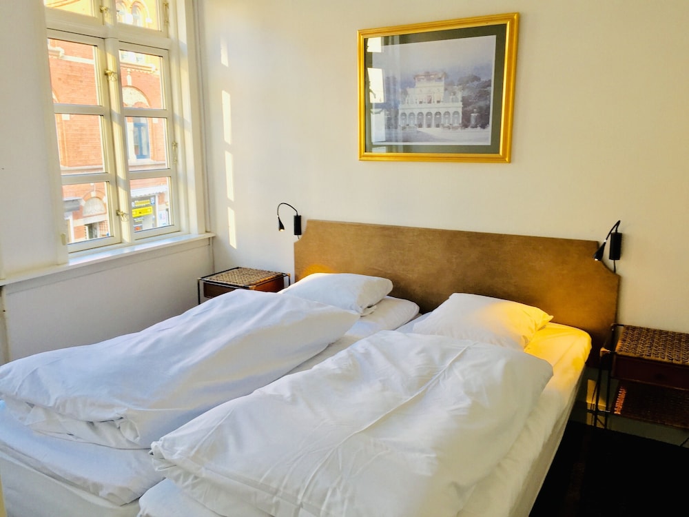 City Apartment, 1 Queen Bed with Sofa bed, City View photo 1