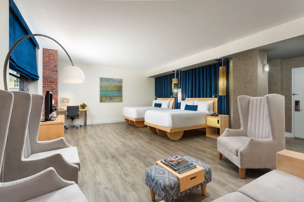 Junior Suite, 2 Queen Beds