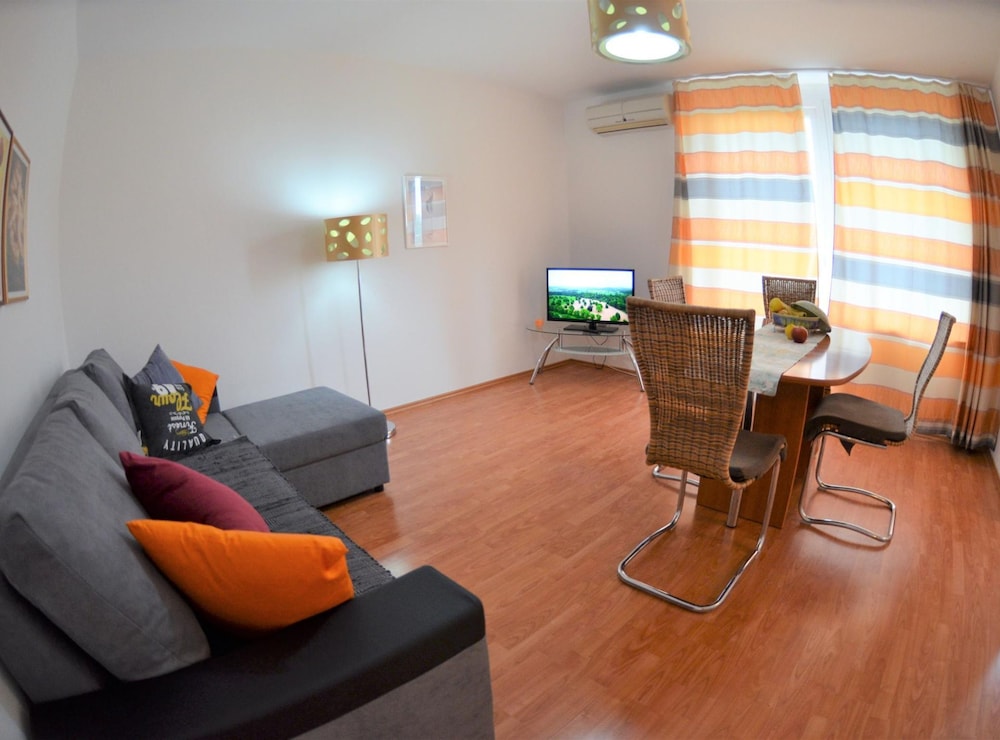 Apartment (Two Bedroom Apartment with Terrace an)