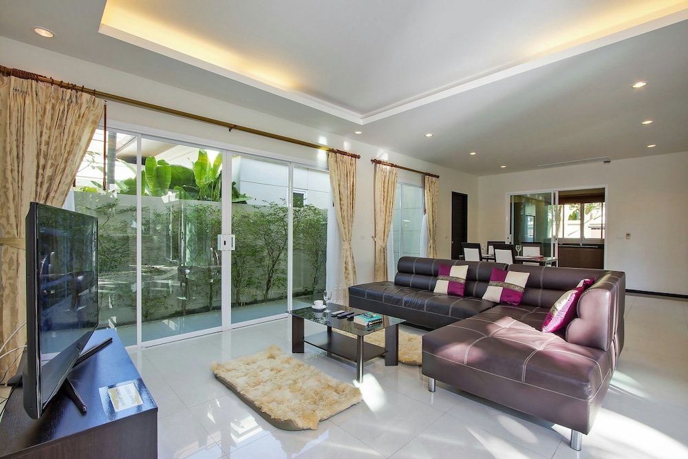 3-Bedroom Villa with Private Pool photo 1