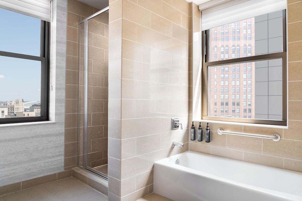 Executive Suite, 1 Bedroom - Photo 4