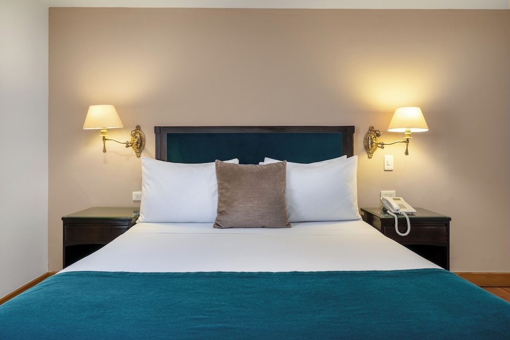 Superior Room, 1 Queen Bed - Photo 11