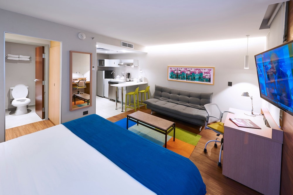 Suite, 1 King Bed With Sofa Bed, Non Smoking