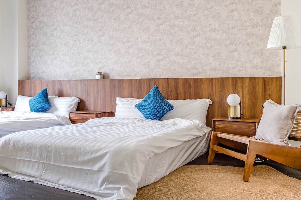 Superior Plus Twin Room with Balcony photo 3