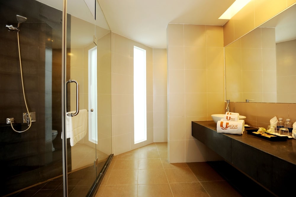 Deluxe Room, Garden View - Photo 12