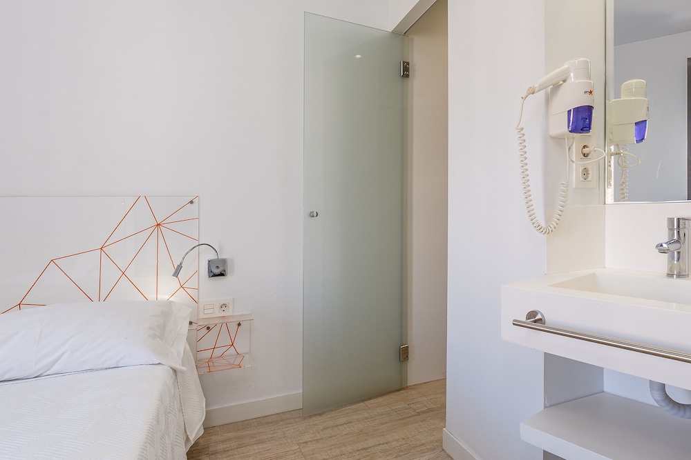 Triple Room, Balcony photo 3