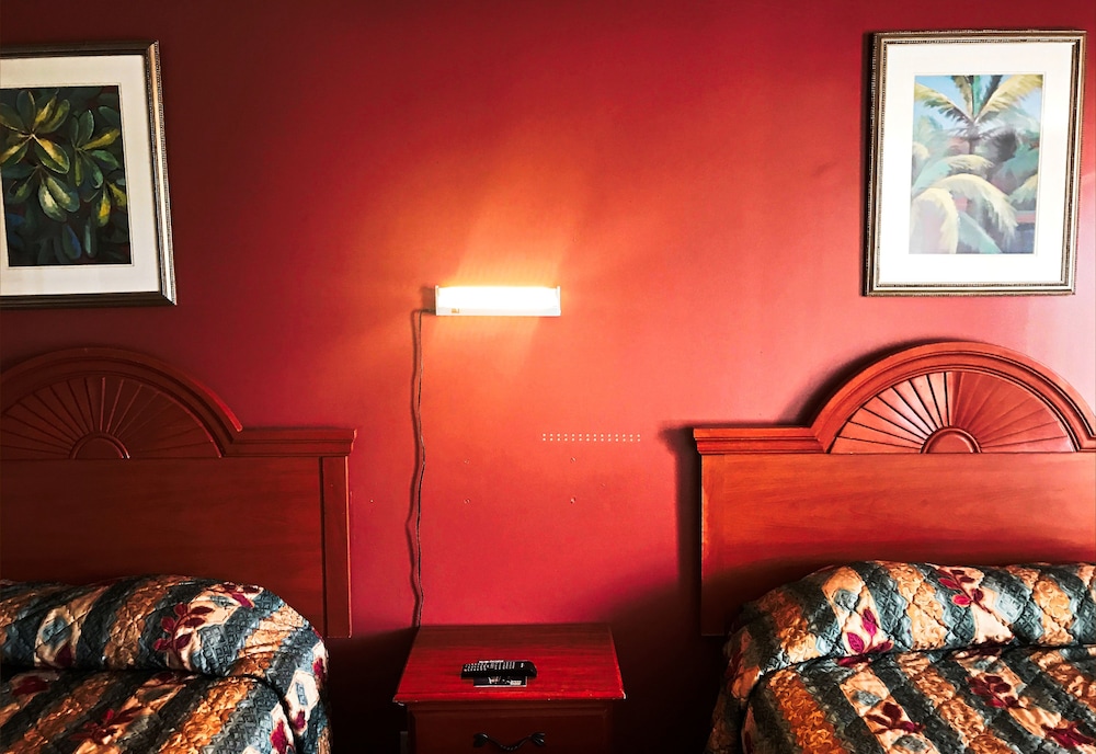 Standard Room, 2 Double Beds - Photo 9