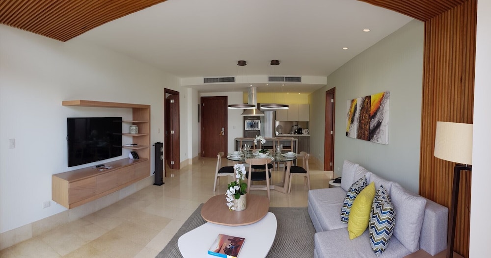 Luxury Apartment photo 3