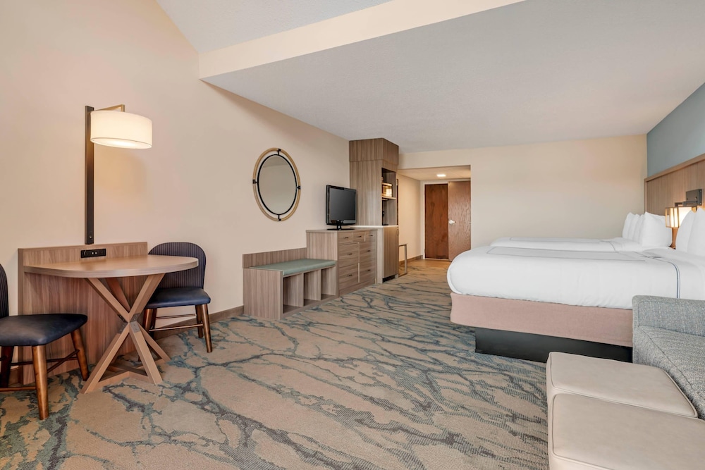 Suite, Multiple Beds, Accessible, Non Smoking - Photo 3