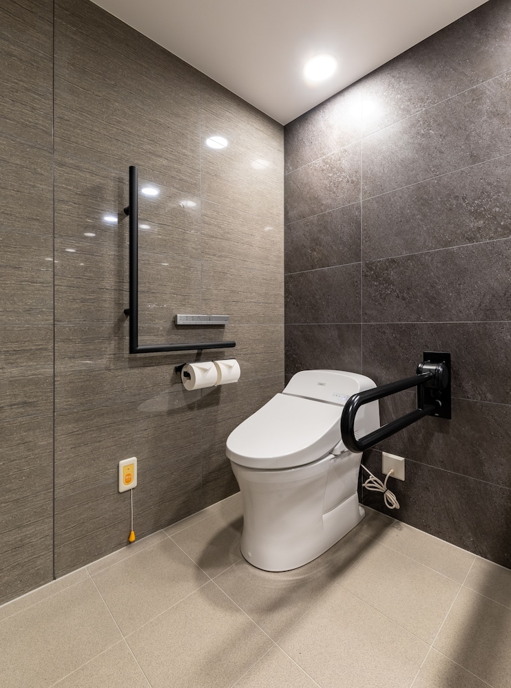 Accessible Room - Photo 5