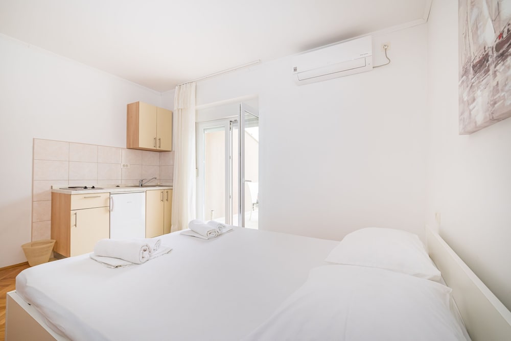 Studio, Multiple Bedrooms, Balcony, Garden View