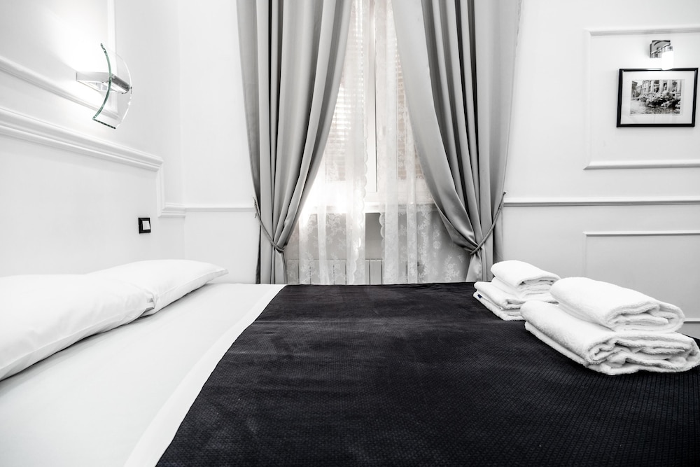 Classic Double or Twin Room photo 2