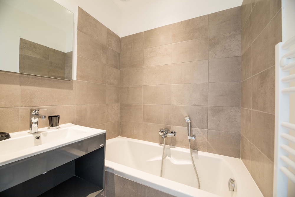 House - 8 people - 4 bedrooms - Air conditioned - 7m private swimming pool - Terrace photo 2