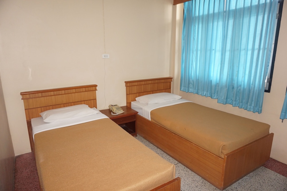 Standard Twin Bed - Fan Room photo 3