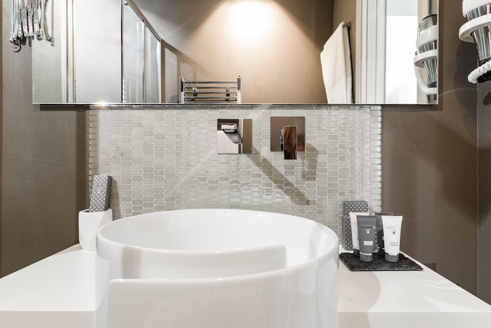 A World Aparts - Barberini Boutique Hotel (via Barberini 68) photo 3