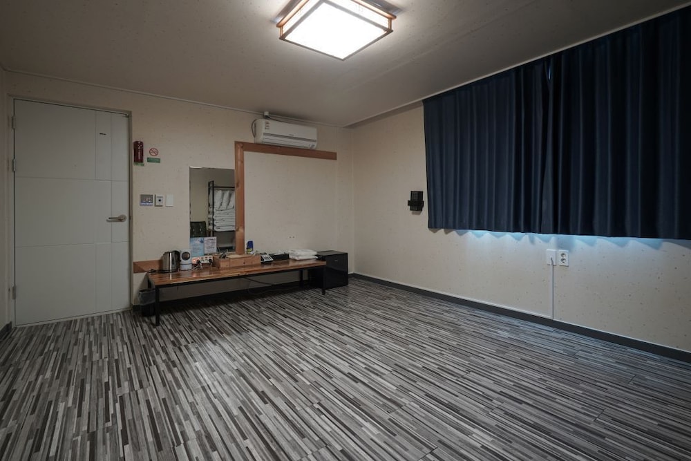Room (Ondol) photo 3