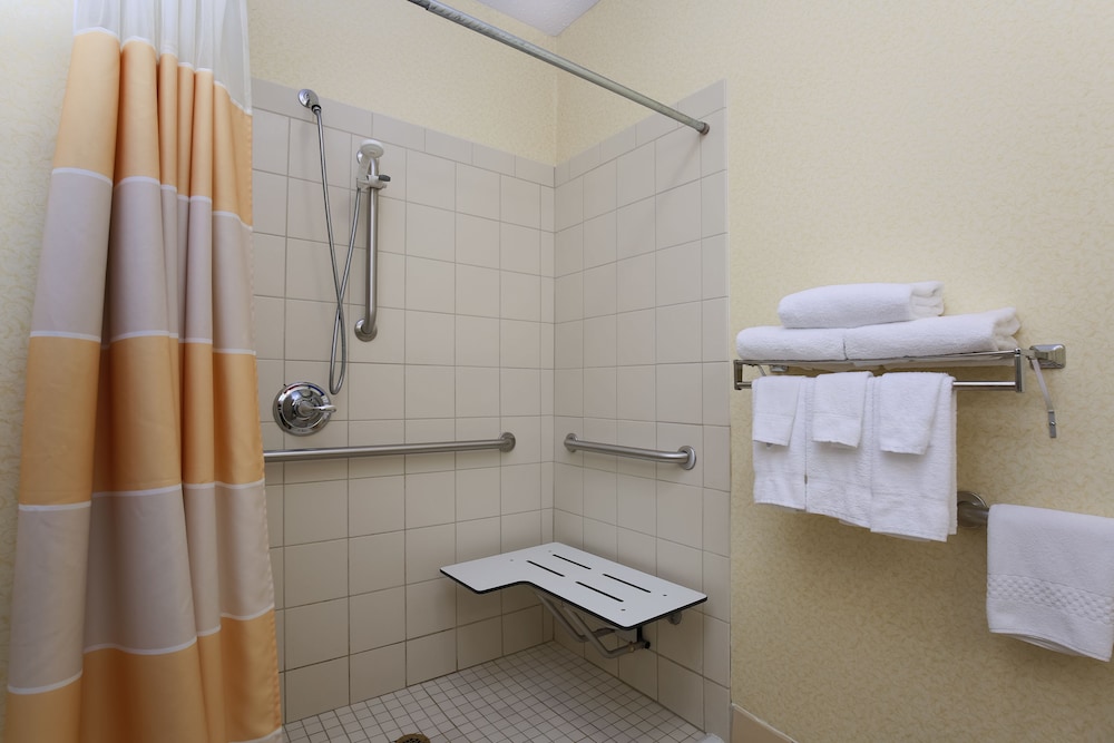 Room, 1 Queen Bed, Accessible, Non Smoking - Photo 7