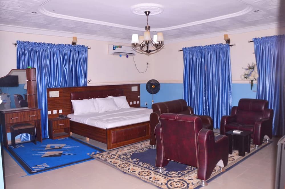 Royal Suite photo 1