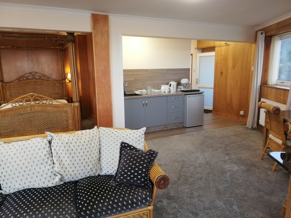 Studio Apartment photo 3