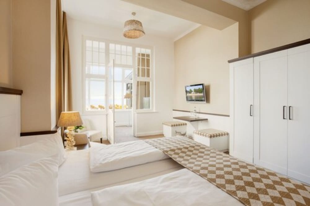 Double Room, Ocean View (XL)