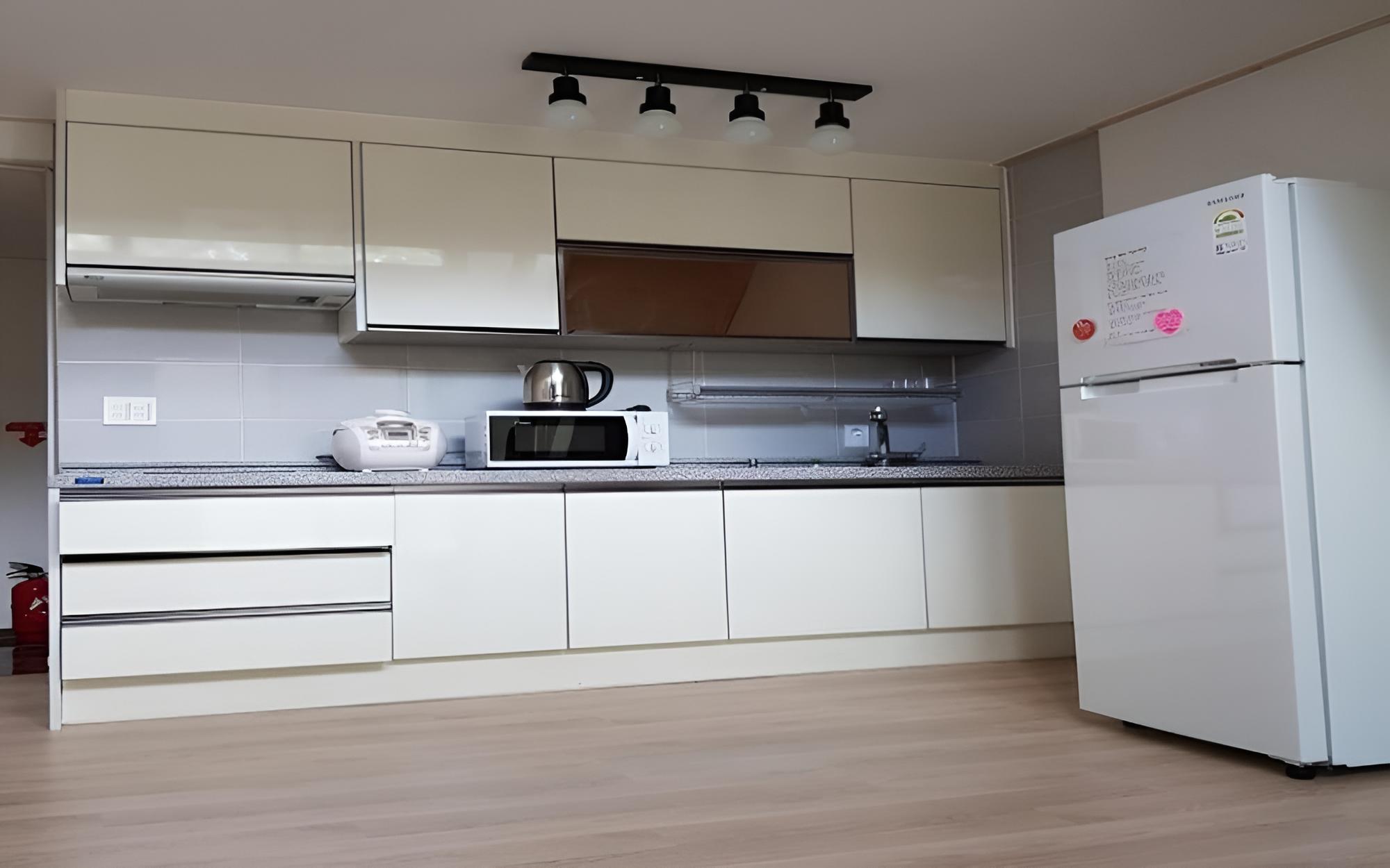 Room (No 101) photo 1