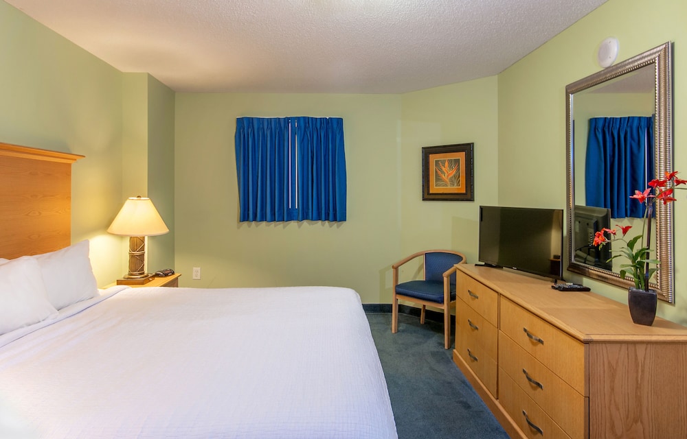 Oceanfront Deluxe One Bedroom King Condo - Photo 1