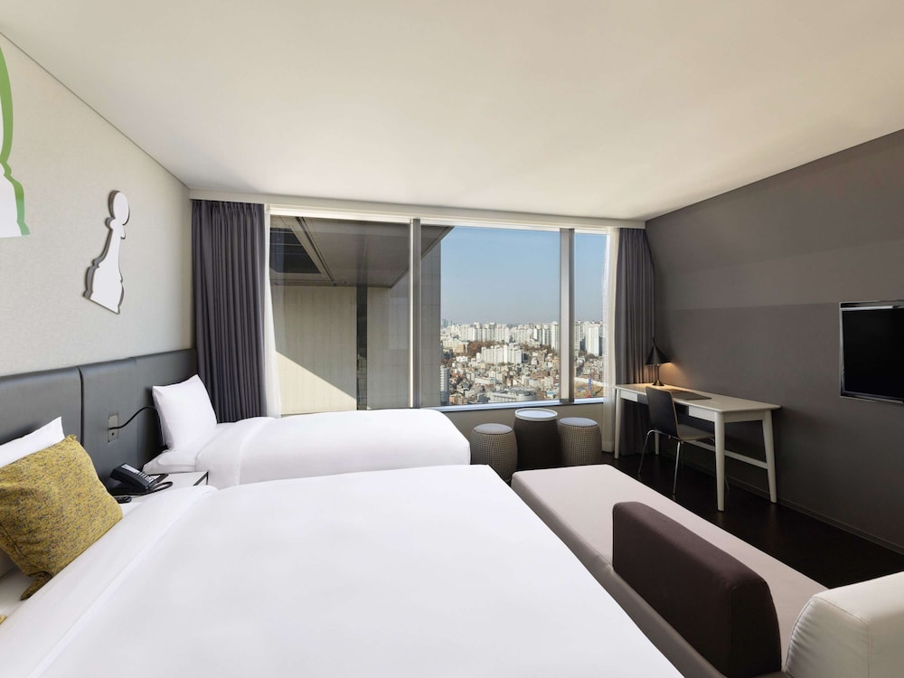 Junior Suite, Multiple Beds photo 2